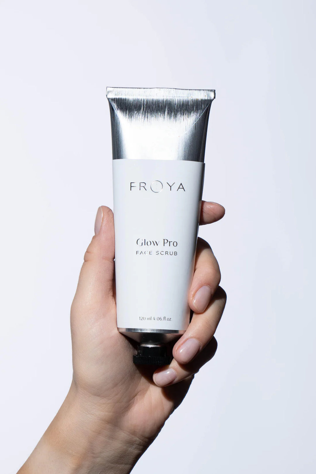 Frøya Glow Pro Face Scrub – skånsom eksfoliering for myk og glødende hud