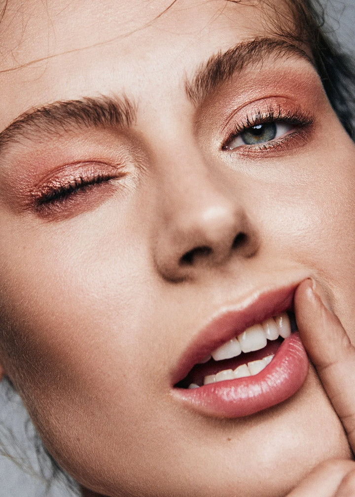 Frøya Soft Eyeshadow – 15 myke, pigmenterte nyanser for enhver anledning