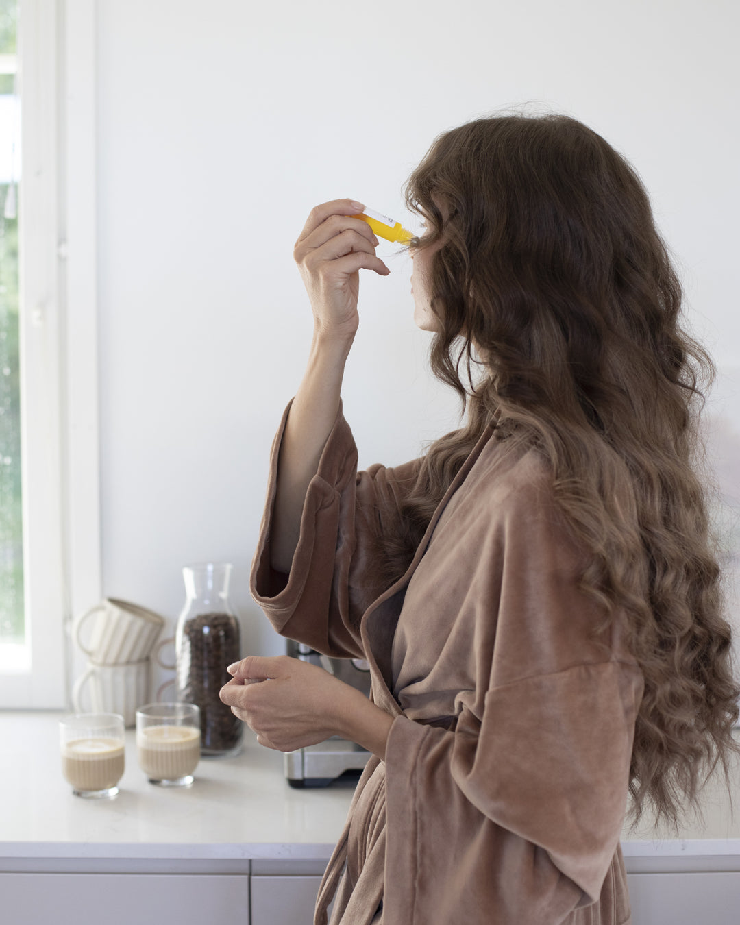 HENUA ILLUMINATING EYE SERUM – COFFEE, BAKUCHIOL & LINGONBERRY