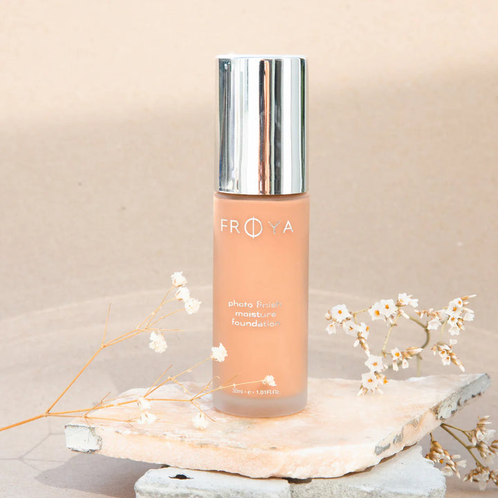 Frøya Photo Finish Moisture Foundation – glød, fukt og jevn dekkevne